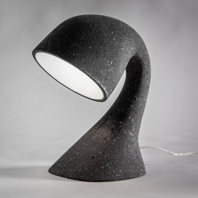 Lampe de chevet sculpturale en papier recyclé, créée à la main dans le Sud de la France