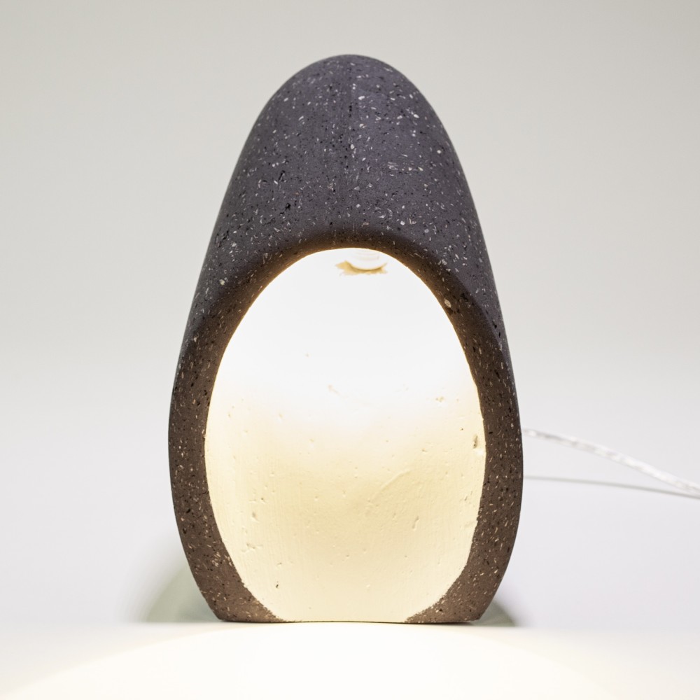 Lampe d'ambiance en papier recyclé, créée à la main dans le Sud de la France