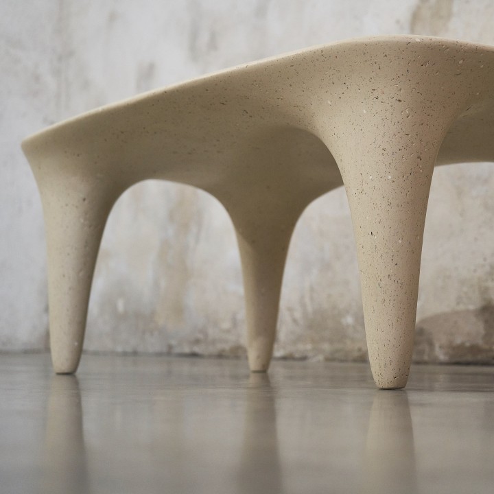 Petipié, coffee table in recycled paper | Henri Dejeant