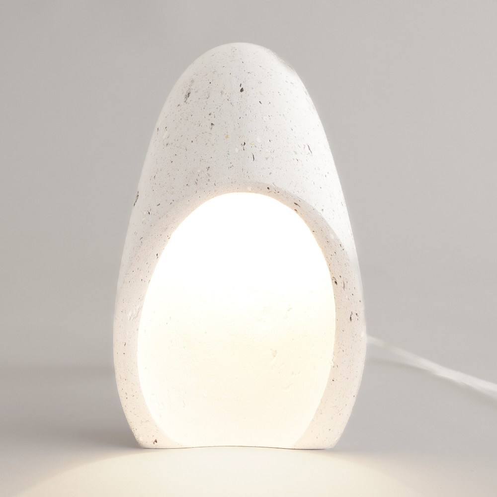 Luminaire de table en plâtre et papier recyclé, finitions artisanales