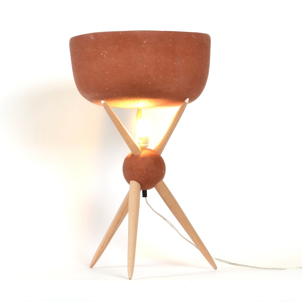 Lampe à poser sculpturale en bois de hêtre et matériau papier-plâtre, fabrication artisanale